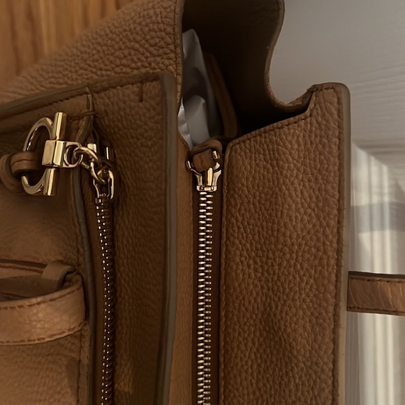 SALVATORE FERRAGAMO
Ladies Double Handle Gancini Tote - Beige - Picture 5 of 11